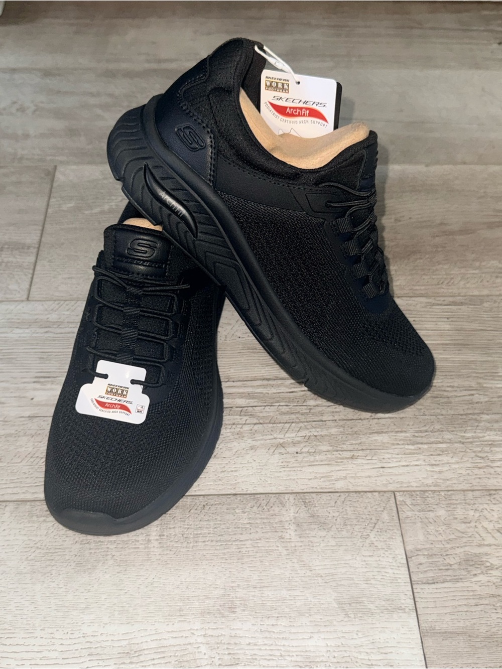 Skechers Arch Fit Crosser Rowynn Men’s 7 Black Slip Resistant Work Shoes NWT